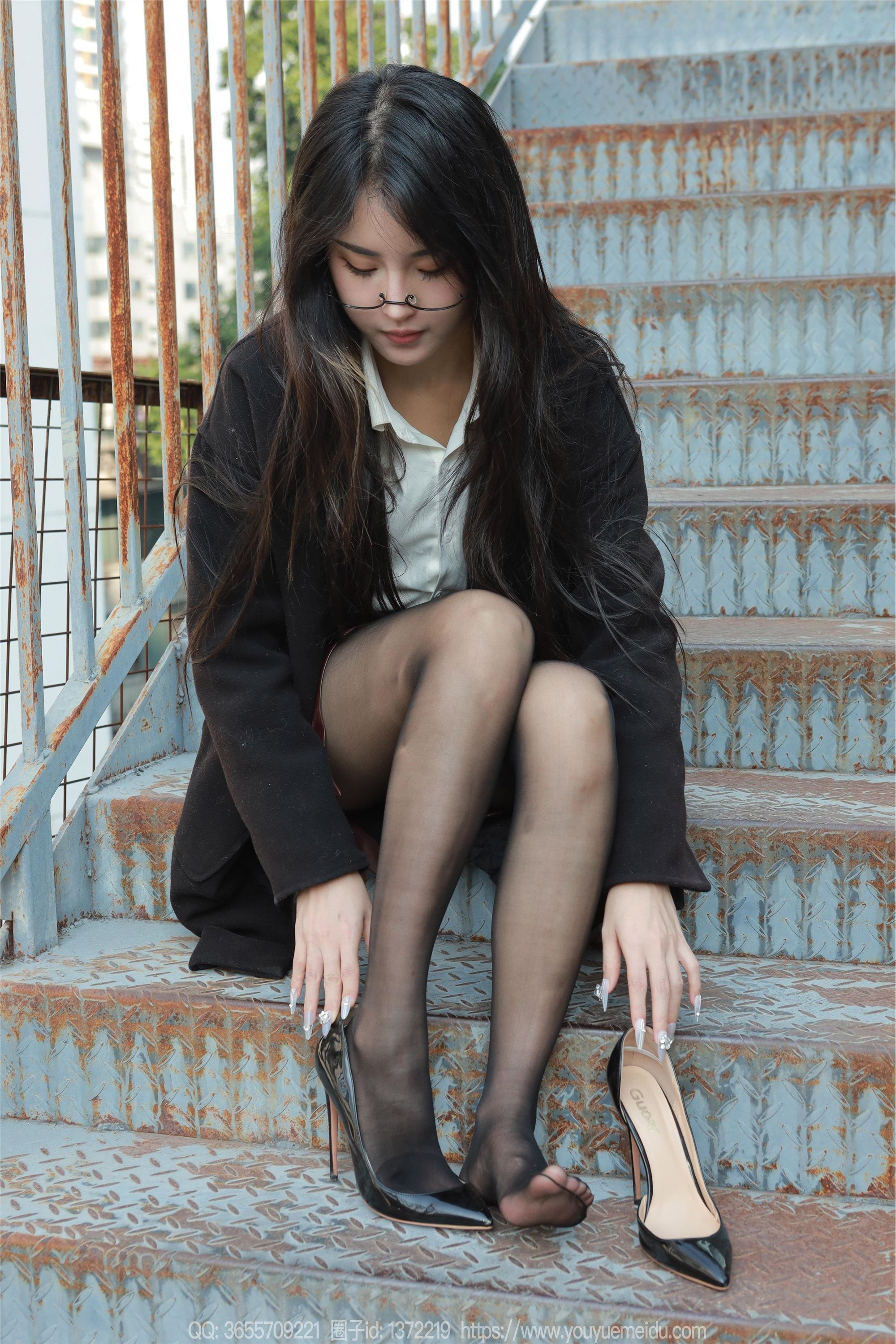 IESS异思趣向  2024.12.22 丝享家 1930 小宝《眼镜美女》